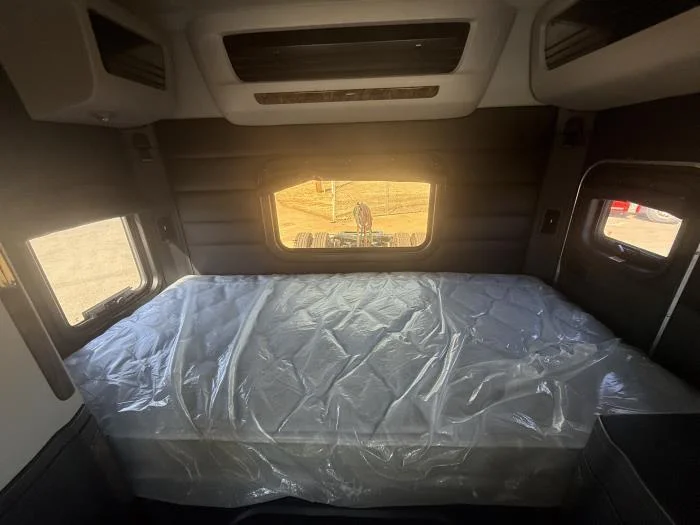 2026 Peterbilt 589 - image 28