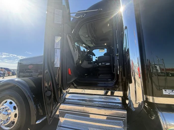 2026 Peterbilt 589 - image 32