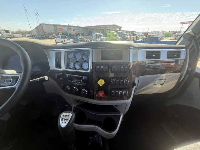 2026 Peterbilt 589 - image 30
