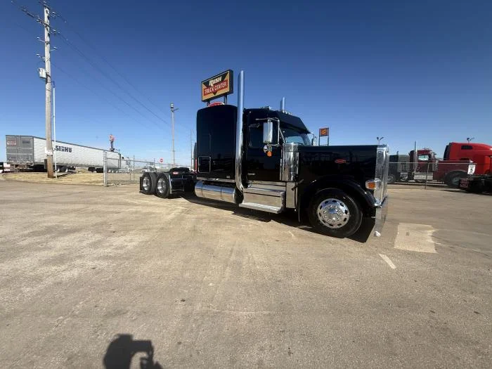 2026 Peterbilt 589 - image 15