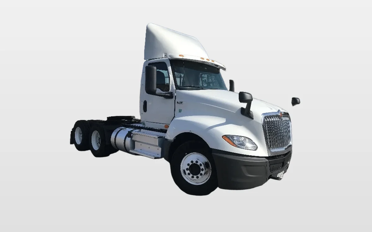 2018 International LT - image 1