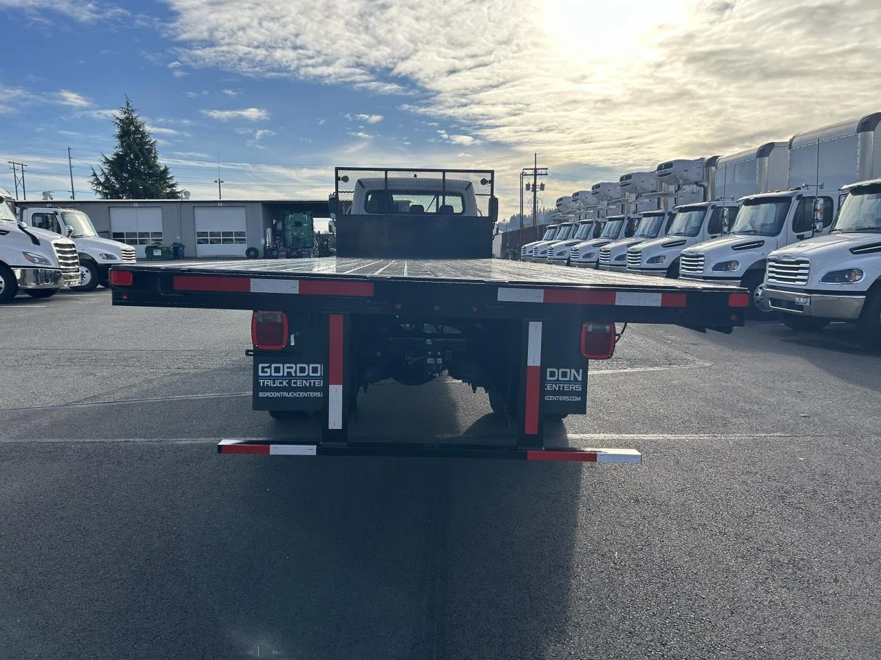 2025 Freightliner M2 106 - image 3