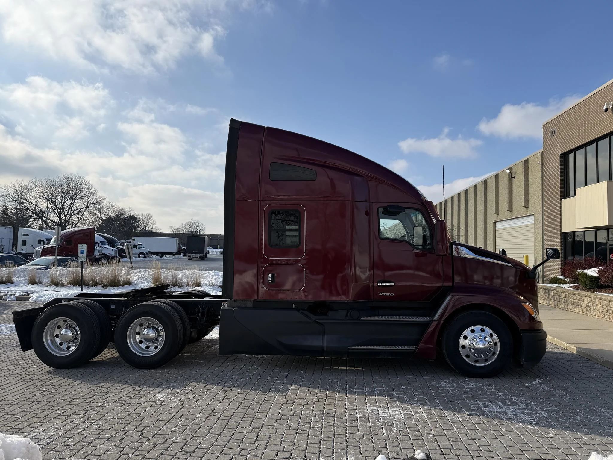 2022 Kenworth T680 - image 5