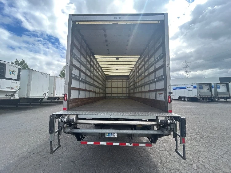 2020 Freightliner eM2 in Clackamas, OR — photo 8