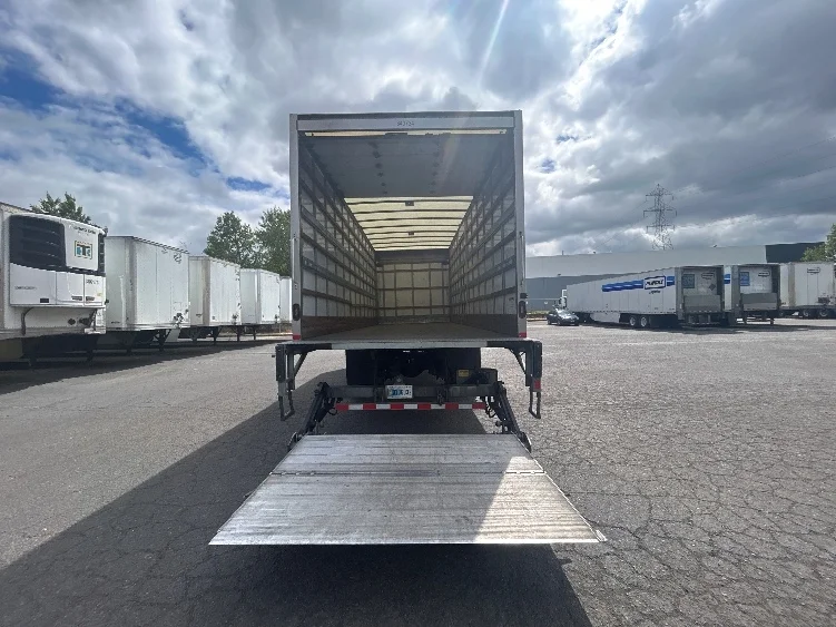 2020 Freightliner eM2 in Clackamas, OR — photo 9