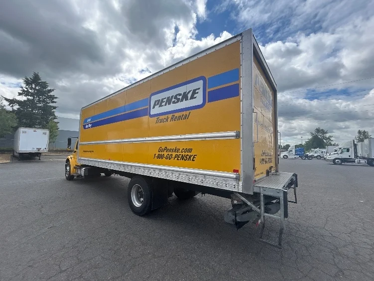 2020 Freightliner eM2 in Clackamas, OR — photo 6