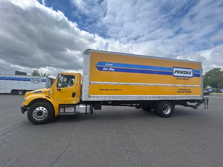 2020 Freightliner eM2 in Clackamas, OR — photo 4
