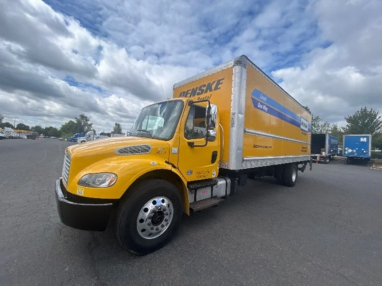 2020 Freightliner eM2 in Clackamas, OR — photo 3