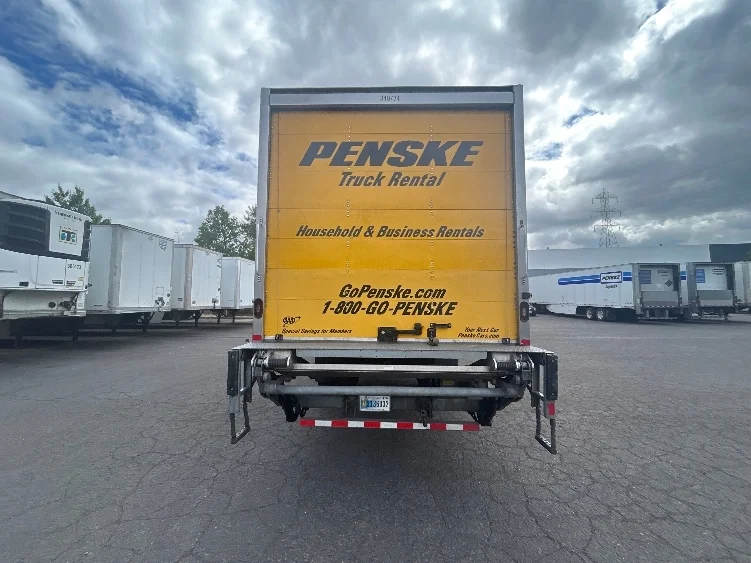 2020 Freightliner eM2 in Clackamas, OR — photo 7