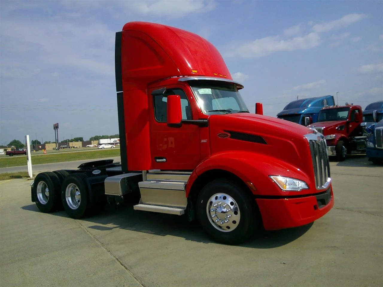 2027 Peterbilt 579 in Fargo, ND — photo 2
