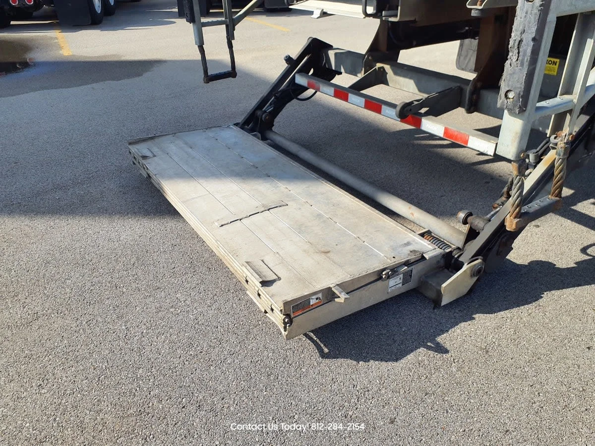 2019 Freightliner M2 106 - image 11