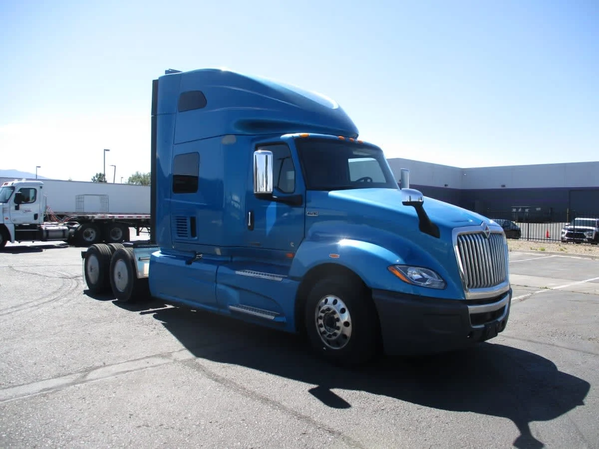 2021 International LT in Commerce City, CO — photo 3