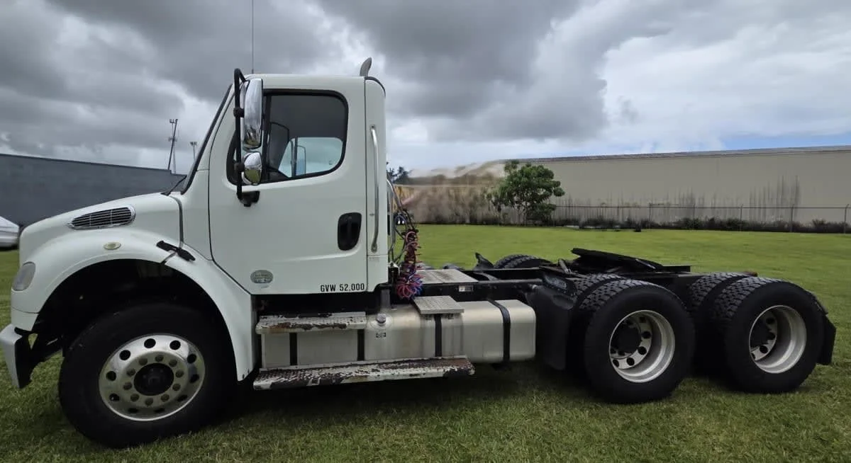 2017 Freightliner M2 106 in Keaau, HI — photo 4