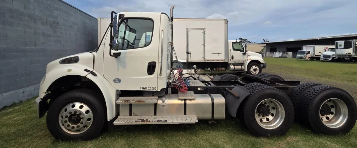 2017 Freightliner M2 106