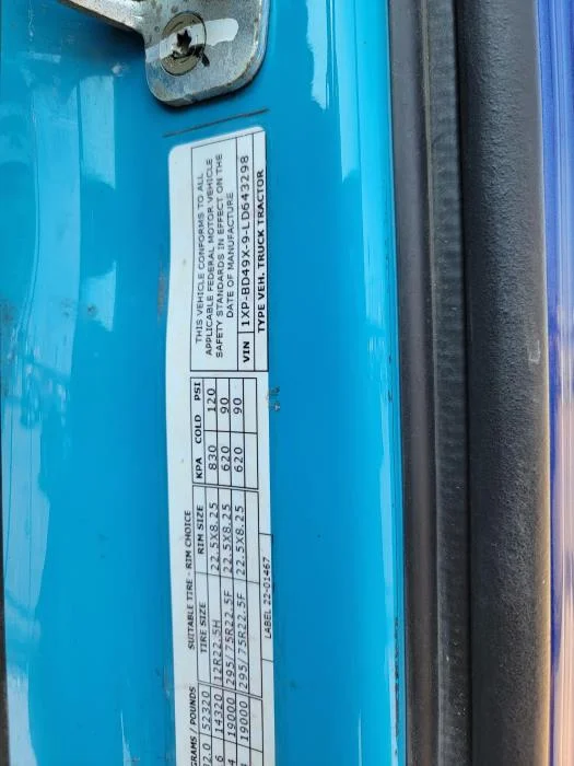 2020 Peterbilt 579 - image 11