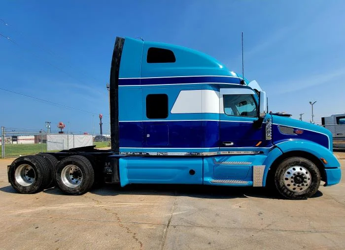 2020 Peterbilt 579 - image 10