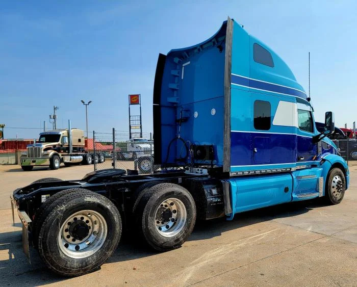 2020 Peterbilt 579 - image 8