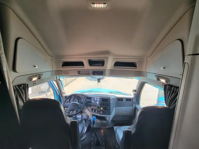 2020 Peterbilt 579 - image 13
