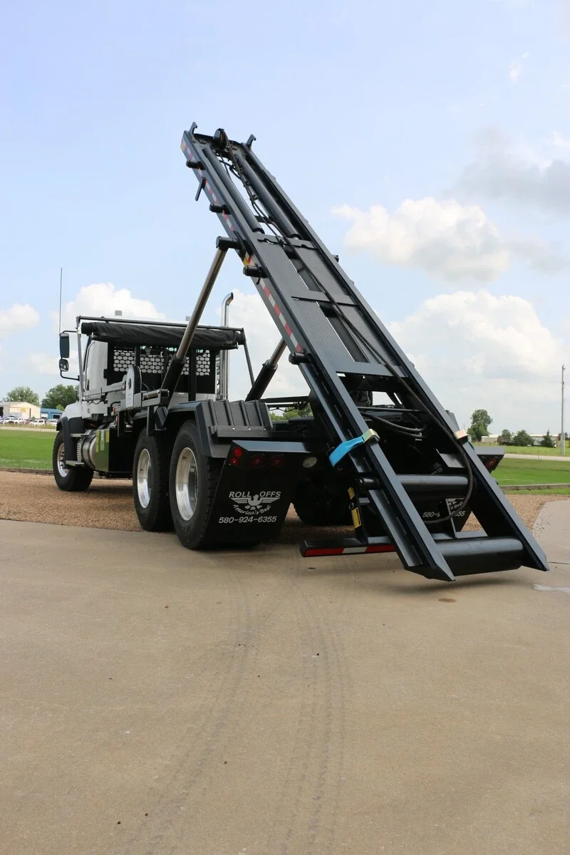 2027 Freightliner 114SD — photo 13