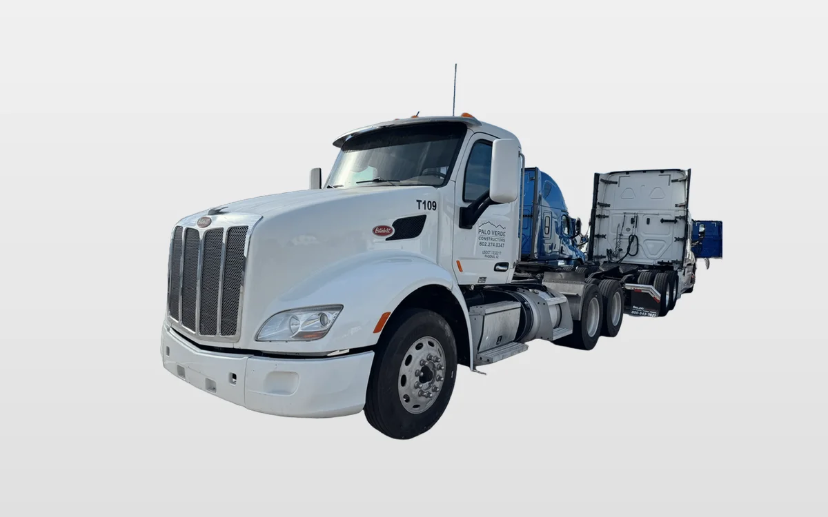 2021 PETERBILT 579 - image 1