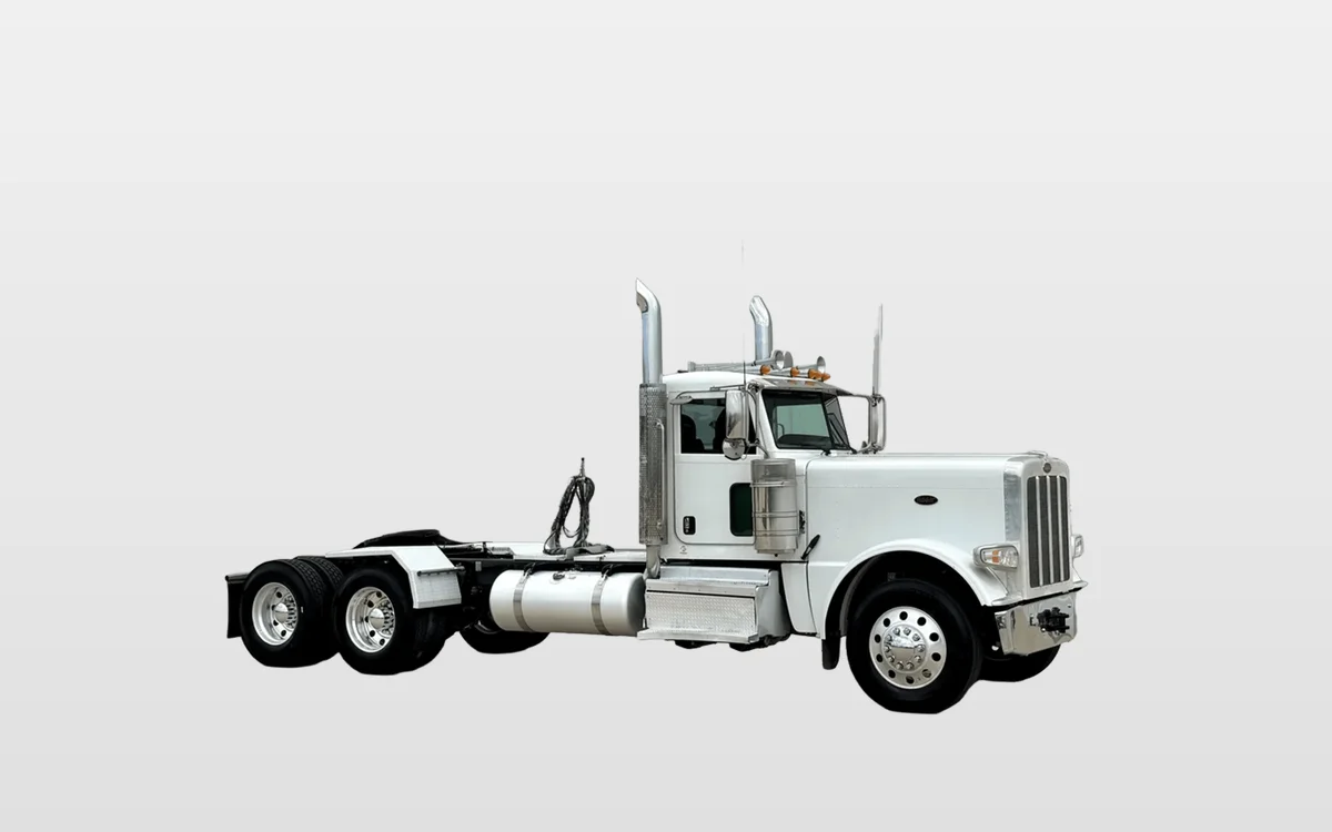 2020 Peterbilt 389 - image 1