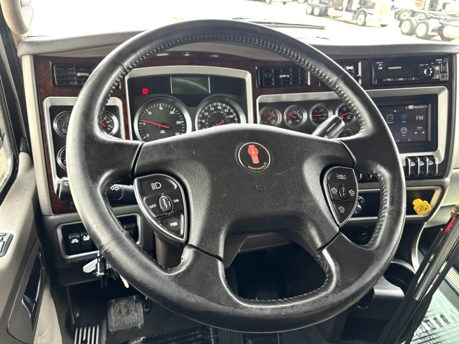 2022 Kenworth W900 - image 16