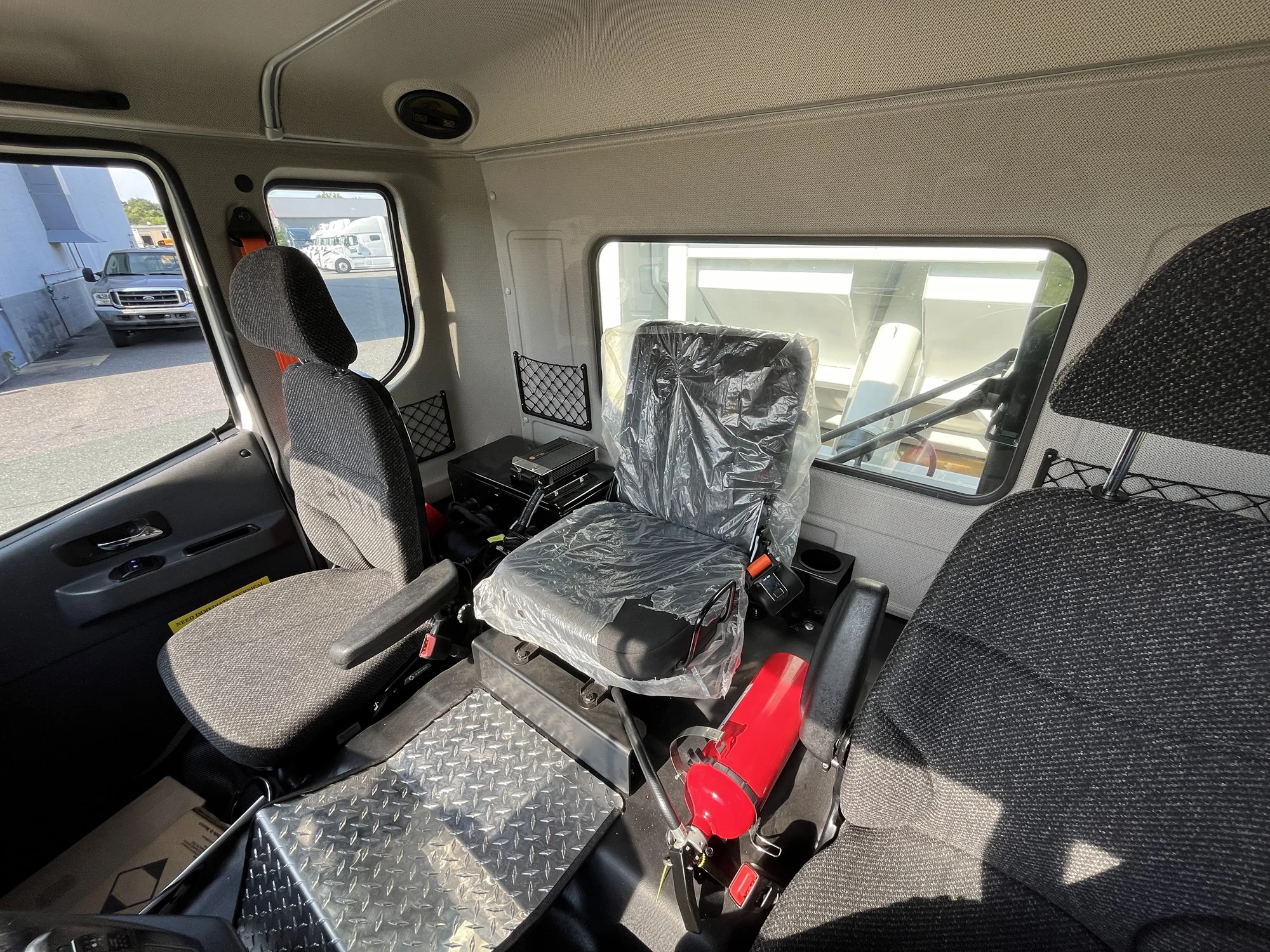 2025 Autocar — photo 4