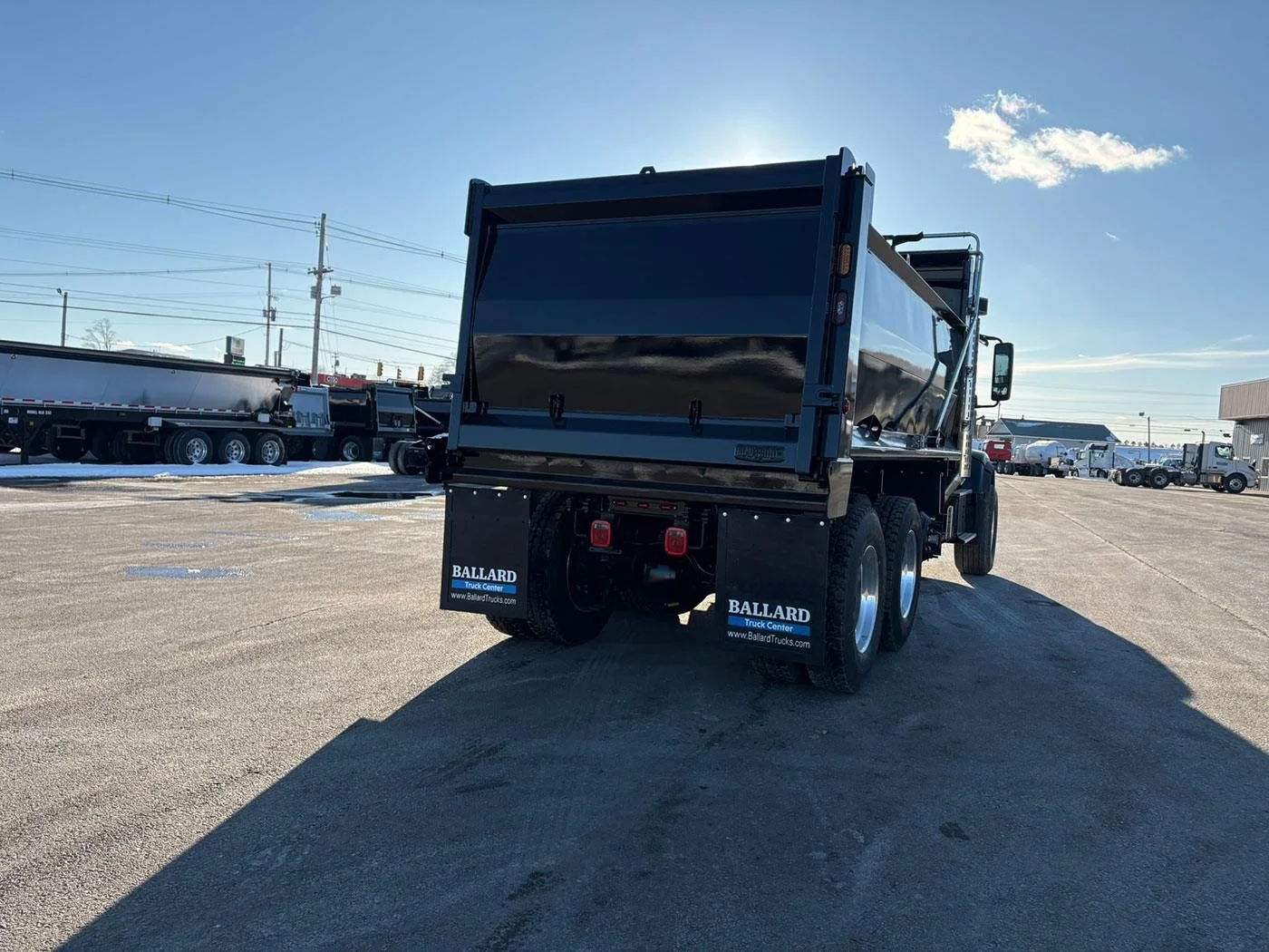 2026 Volvo VHD 300 in Hermon, ME — photo 4