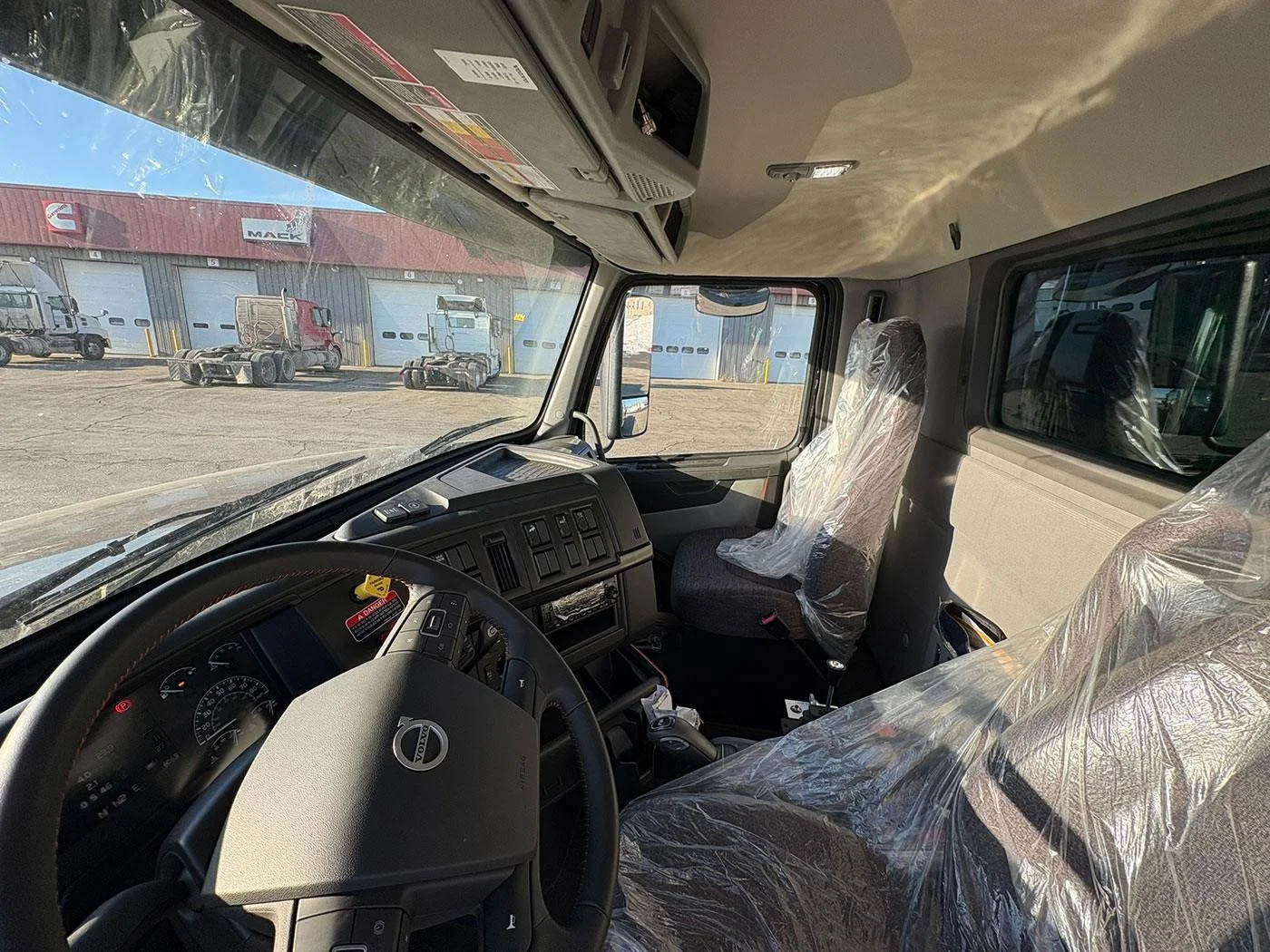 2026 Volvo VHD 300 in Hermon, ME — photo 5