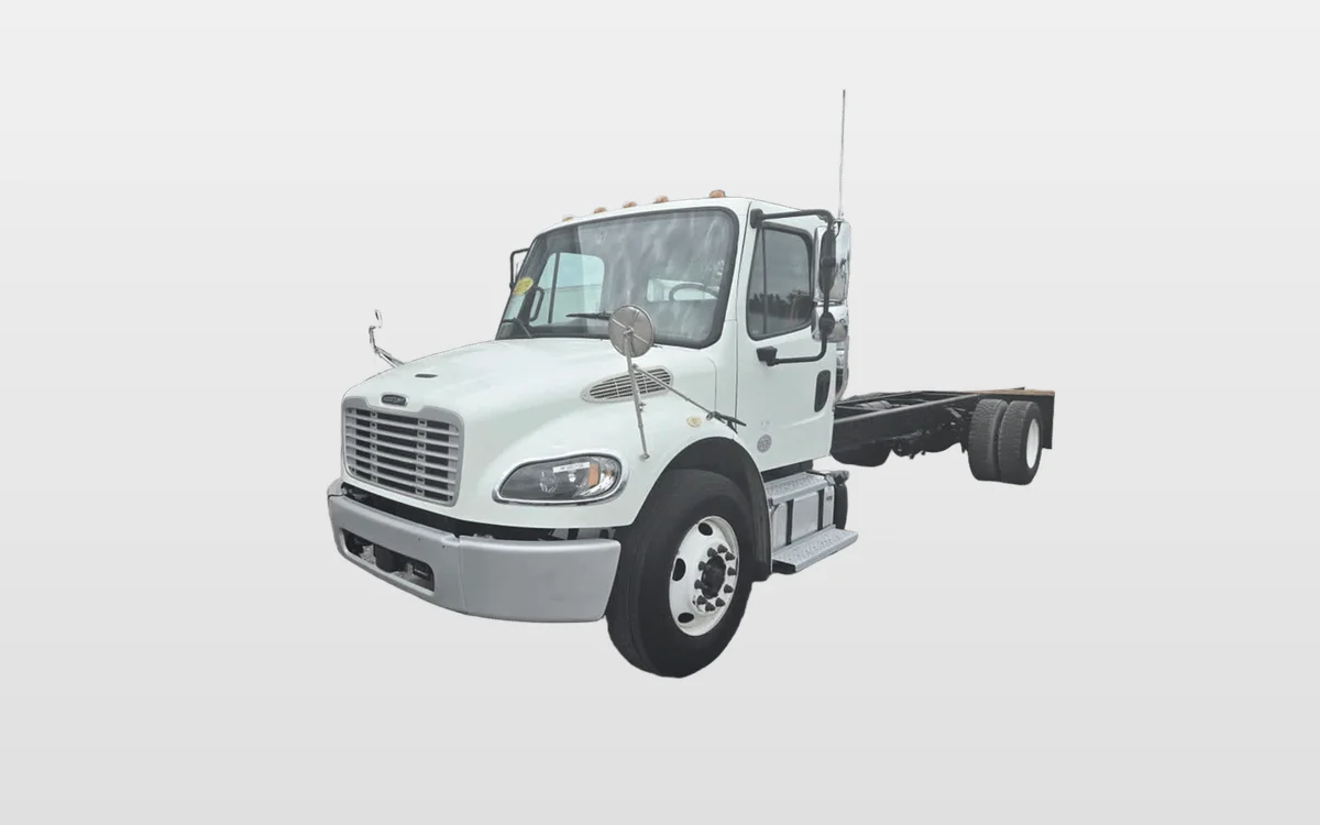 2019 Freightliner M2 106 - image 1