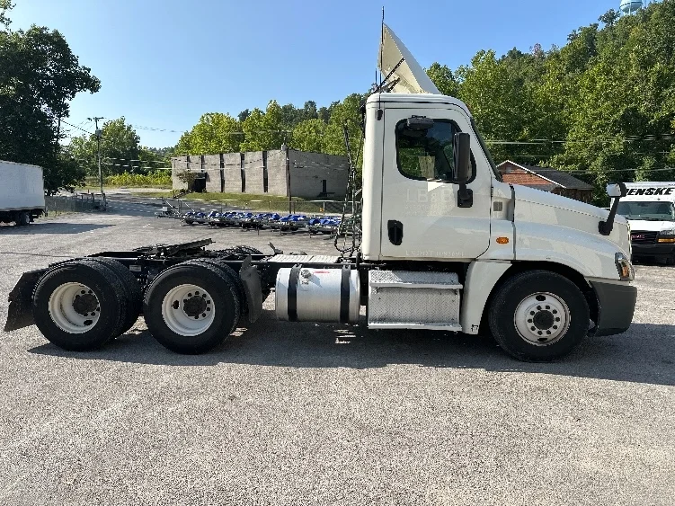 2019 Freightliner in Huntington, WV — photo 8