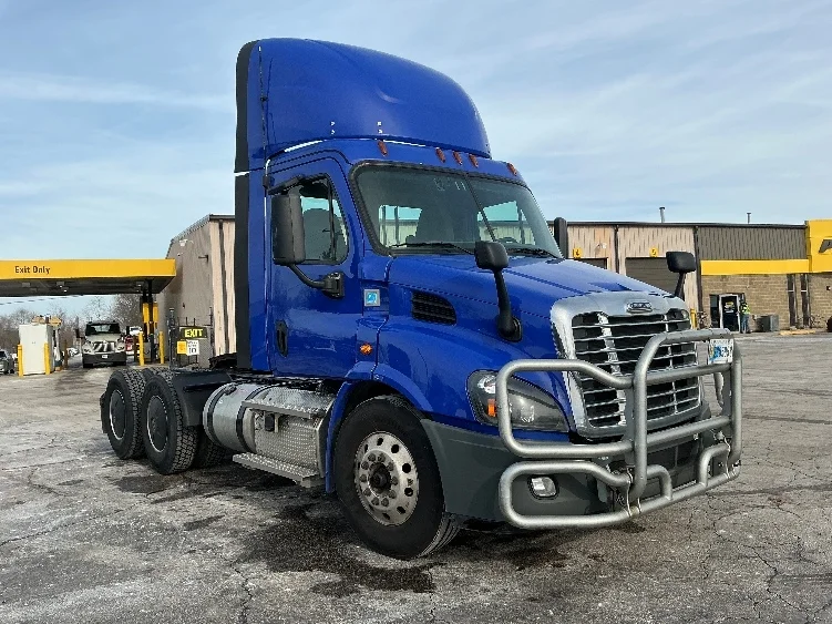 2020 Freightliner Cascadia in Elkhart, IN