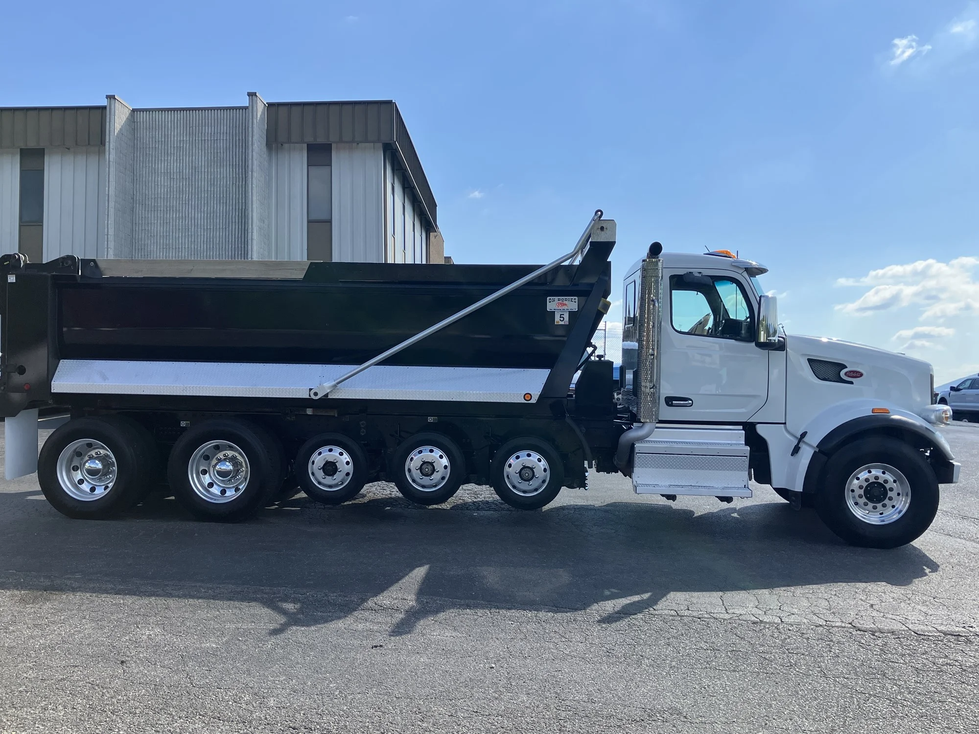 2025 Peterbilt 567 in Chesapeake, VA — photo 3