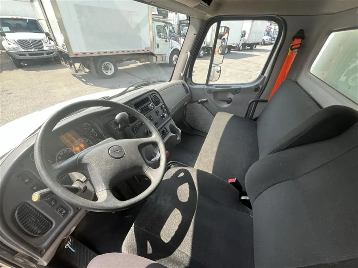 2020 Freightliner M2 106 in Beltsville, MD — photo 7