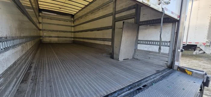 2020 Peterbilt 337 - image 12