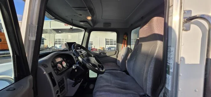 2020 Peterbilt 337 - image 18