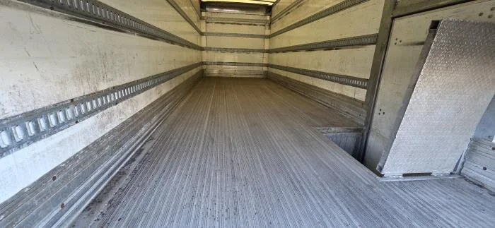 2020 Peterbilt 337 - image 13