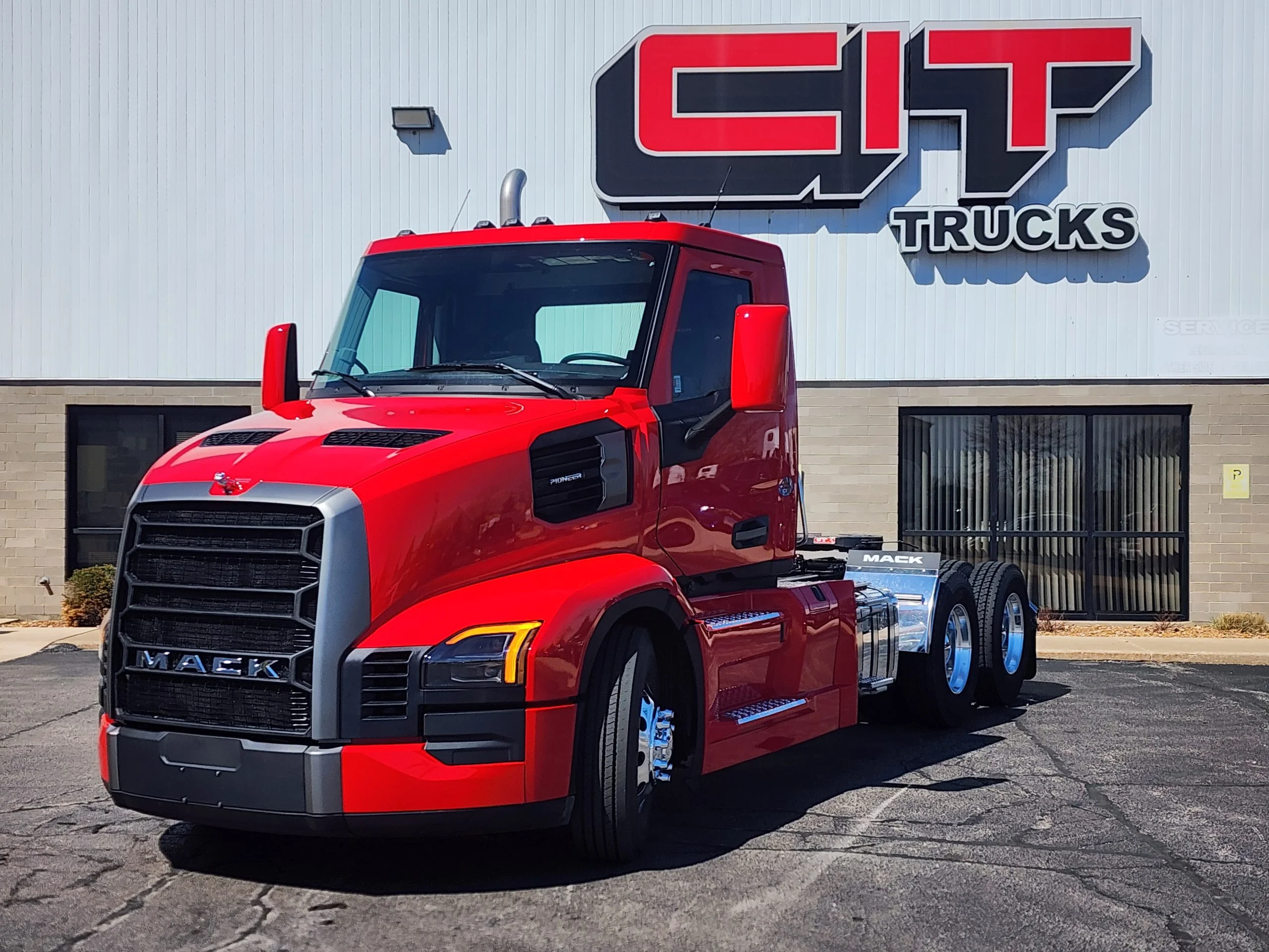 2027 Mack Pioneer in Rockford, IL