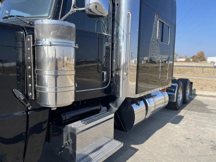 2022 Peterbilt 389 in Oklahoma City, OK — photo 17