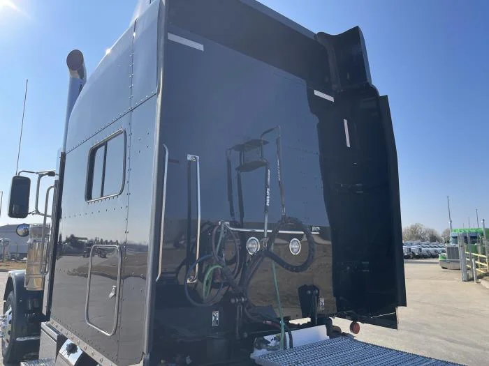 2022 Peterbilt 389 - image 14