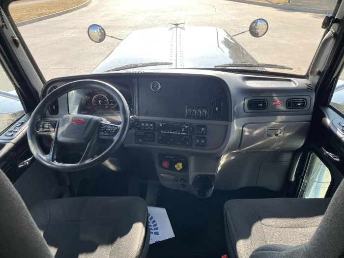2022 Peterbilt 389 - image 28