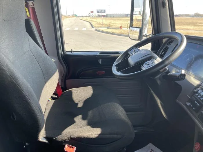 2022 Peterbilt 389 - image 23