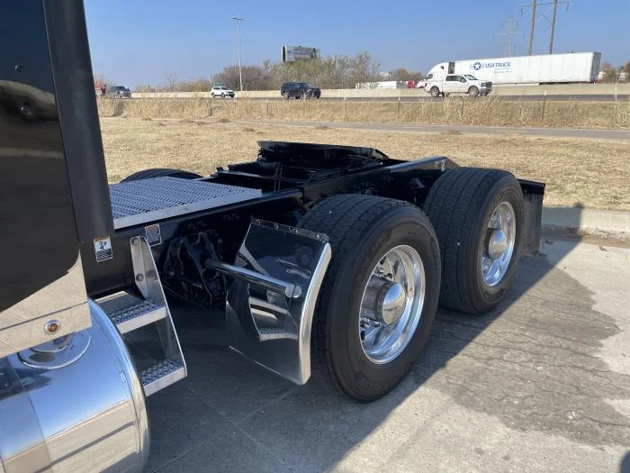 2022 Peterbilt 389 in Oklahoma City, OK — photo 15