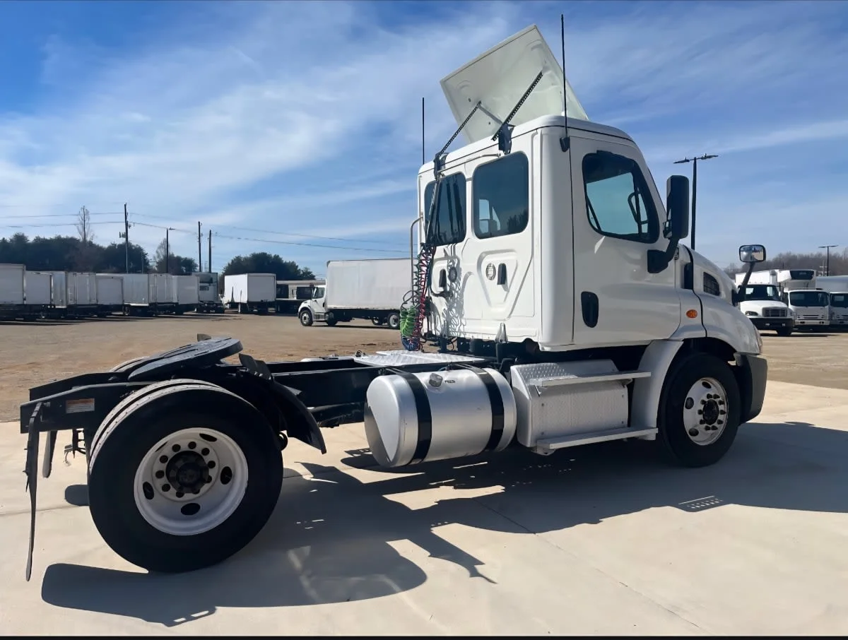 2019 Freightliner Cascadia in Greensboro, NC — photo 4
