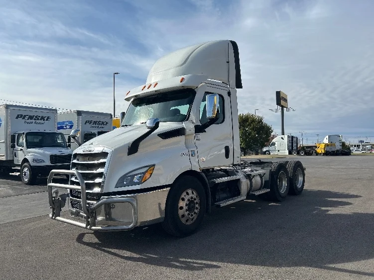 2021 Freightliner Cascadia in Oklahoma City, OK — photo 3