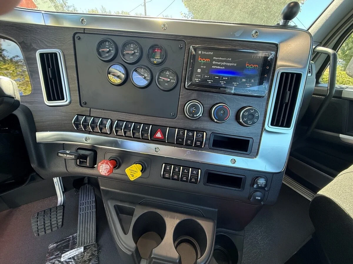 2027 Western Star 49X — photo 11