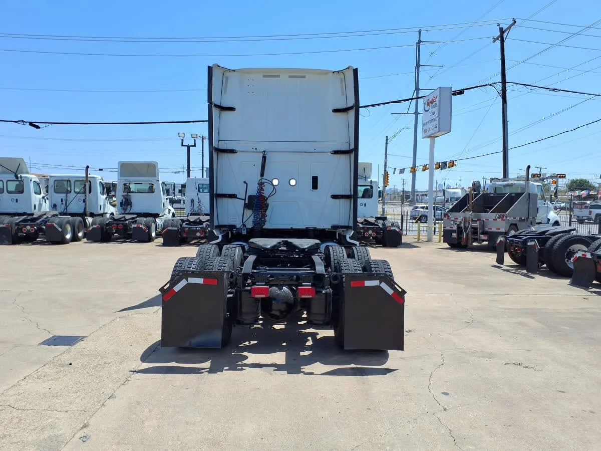 2020 International LT in Dallas, TX — photo 5