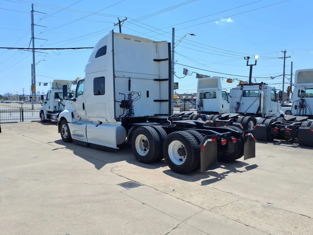 2020 International LT in Dallas, TX — photo 6