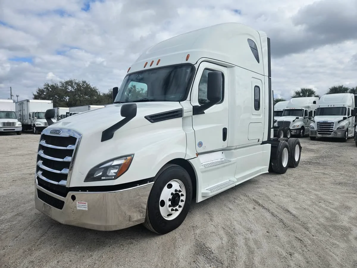 2020 Freightliner Cascadia in Orlando, FL