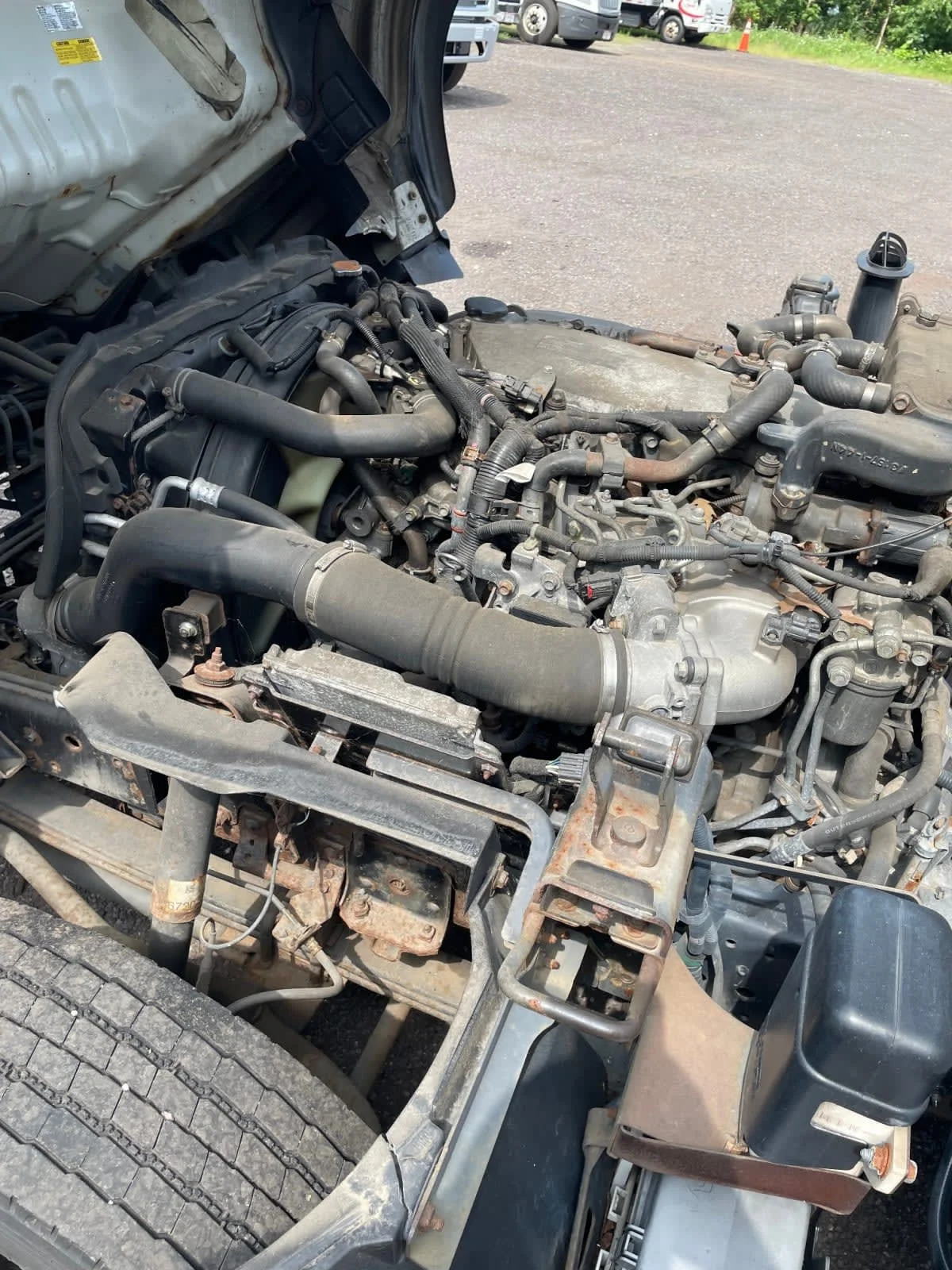 2015 Isuzu NQR - image 9